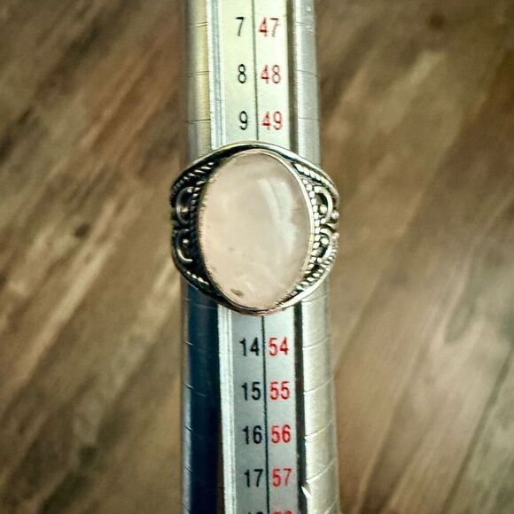 Natural Rose Quartz Gemstone Ring Oval Framed Size 6 New - Picture 3 of 6